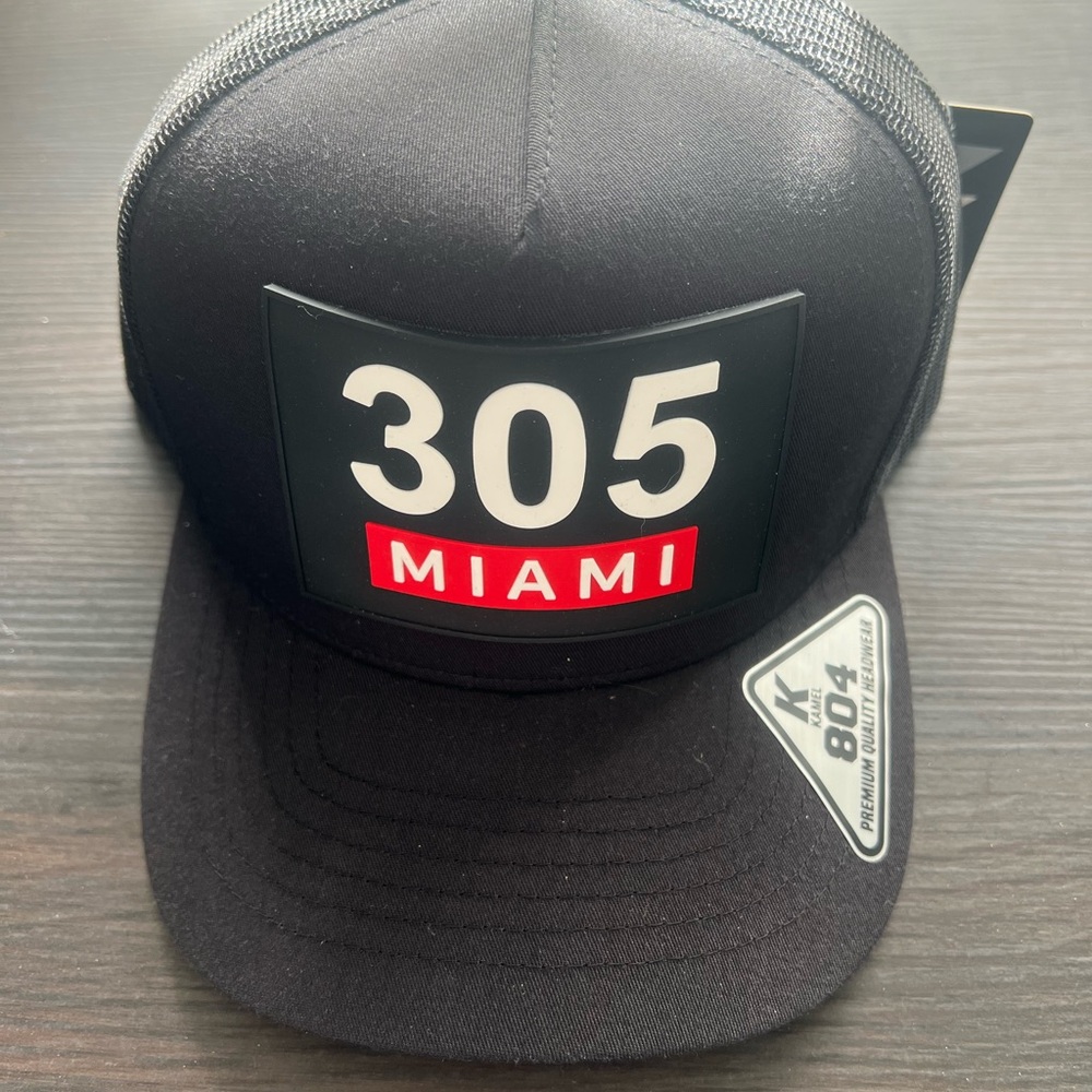 Black 305 Miami Trucker Hat unisex